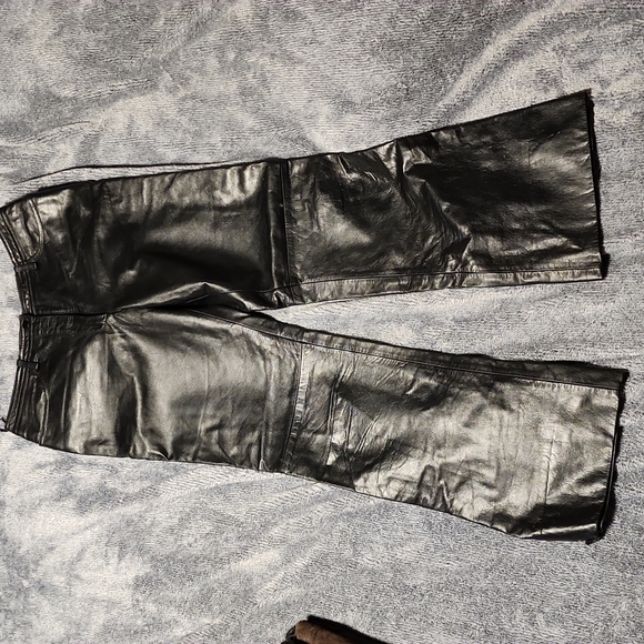 Black leather pants. Size 8 - Picture 1 of 2